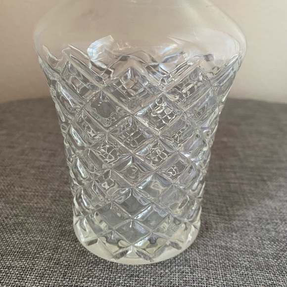 Small Glass Decanter Diamond Pattern 9.5”H - Picture 8 of 11